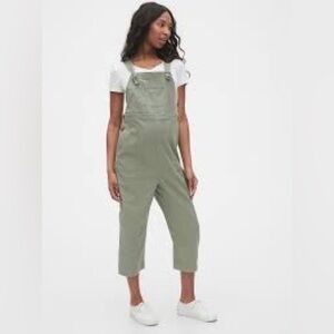 GAP Maternity Cropped Overalls in TENCEL™ Lyocell